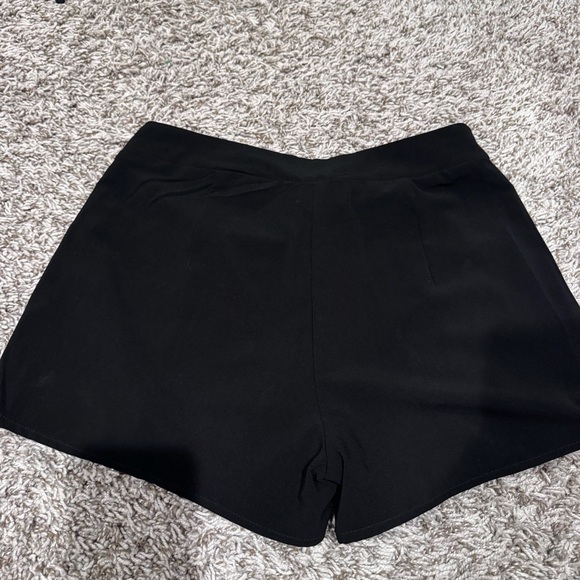 Embroidery Short - Picture 2 of 3